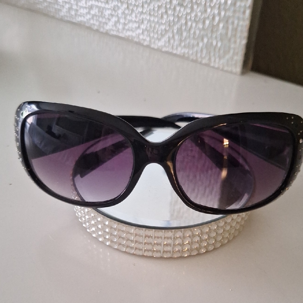 Steve Madden Black Sunglasses with  Rinestone Frame